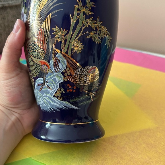 4/$100 Elegant Blue and Gold Vase with Floral Design 💙 - Picture 4 of 9